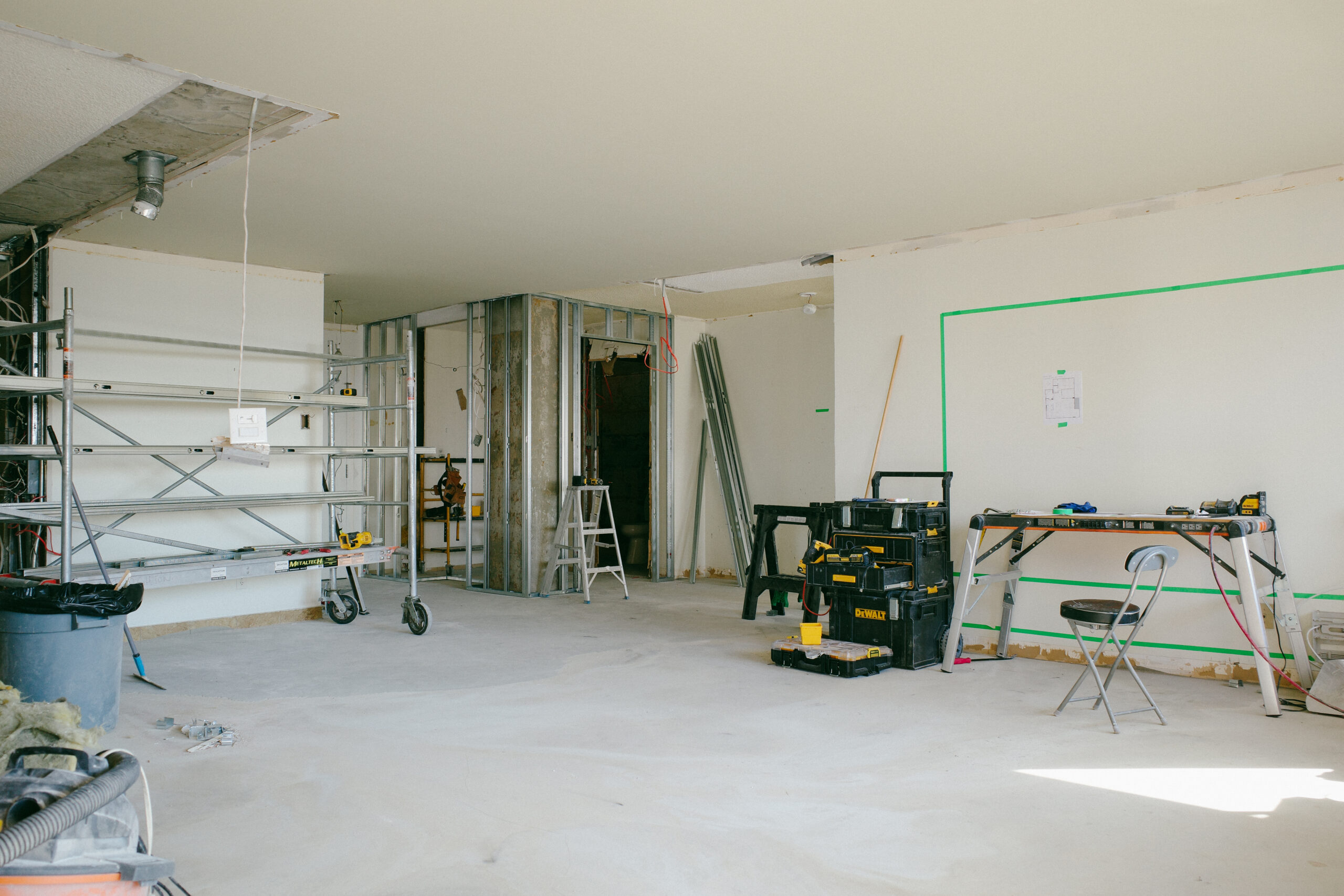 PlutoConstruction_01_livingroom